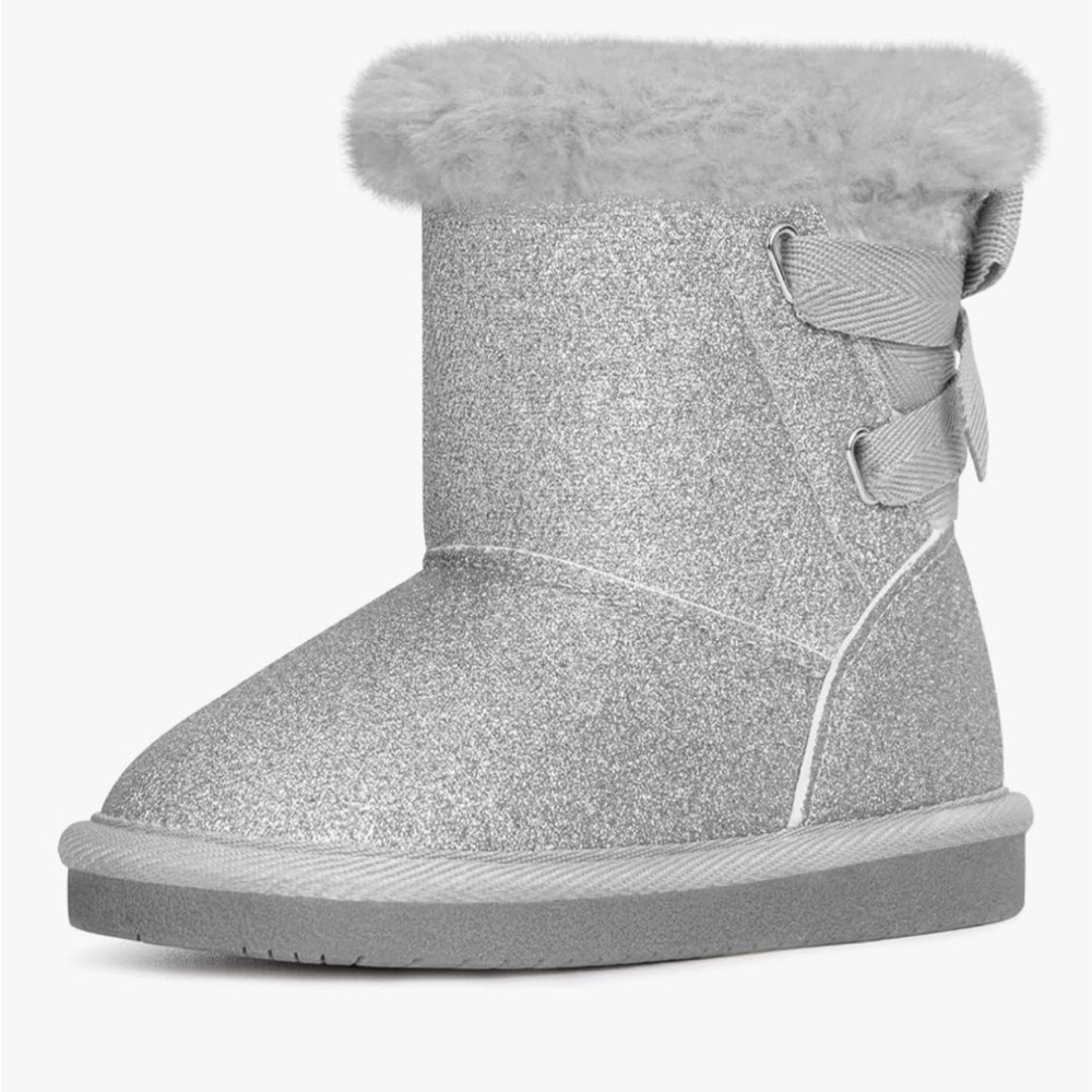 Sparkly Silver Fur-Lined Boots | Size: 1 Youth